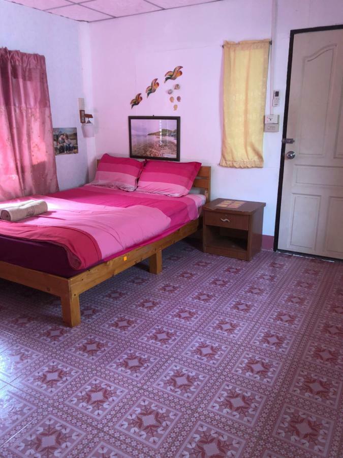 Poopreaw Koh Larn Apartment Exterior photo